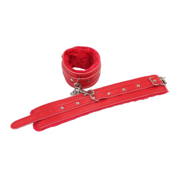 Rote Fussfesseln-